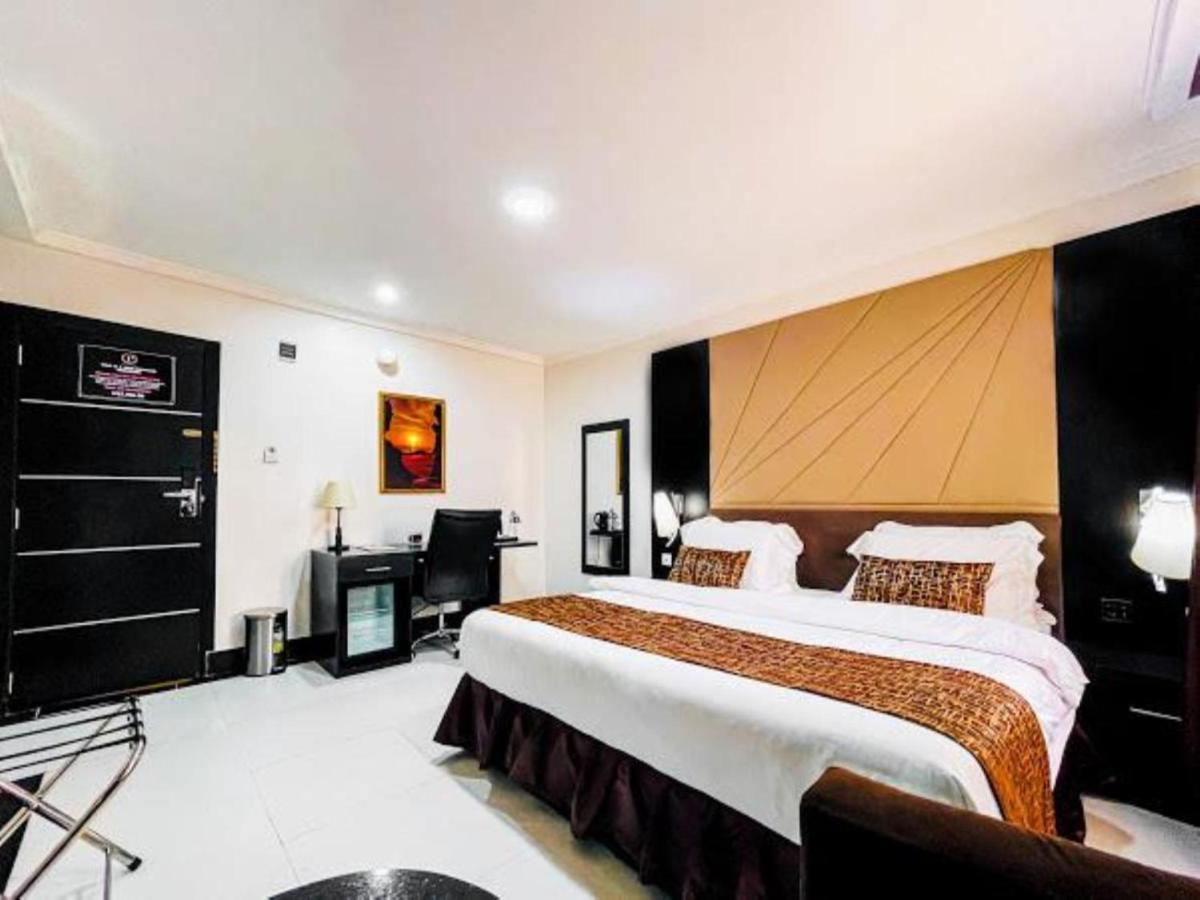 Pasadena Suites Lekki Exteriör bild