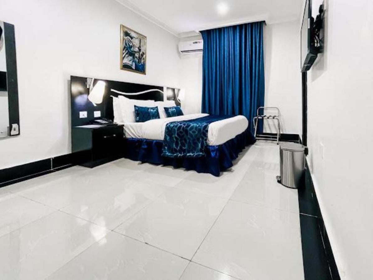 Pasadena Suites Lekki Exteriör bild