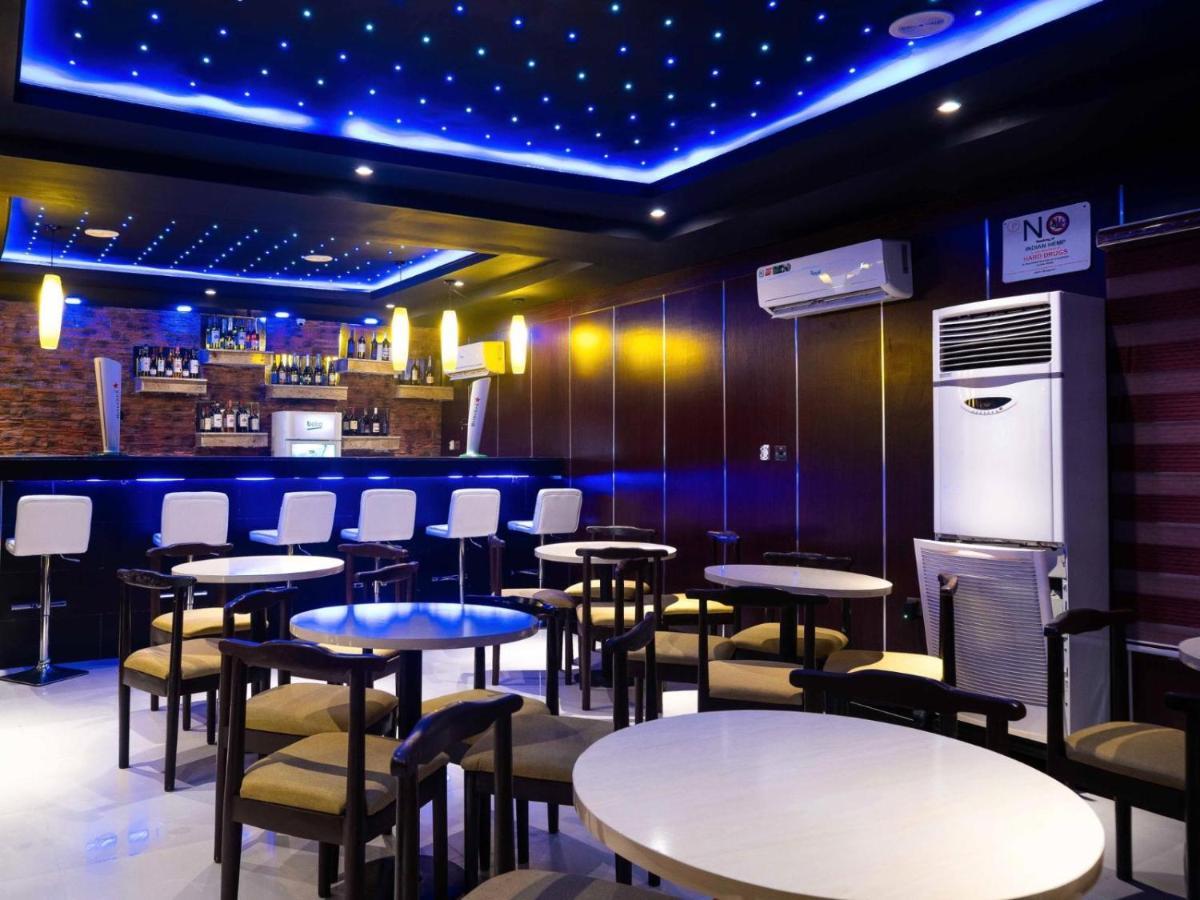 Pasadena Suites Lekki Exteriör bild