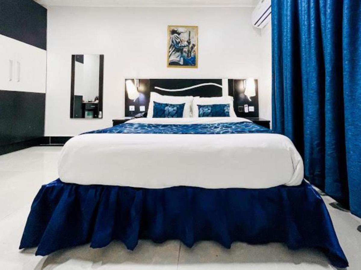 Pasadena Suites Lekki Exteriör bild